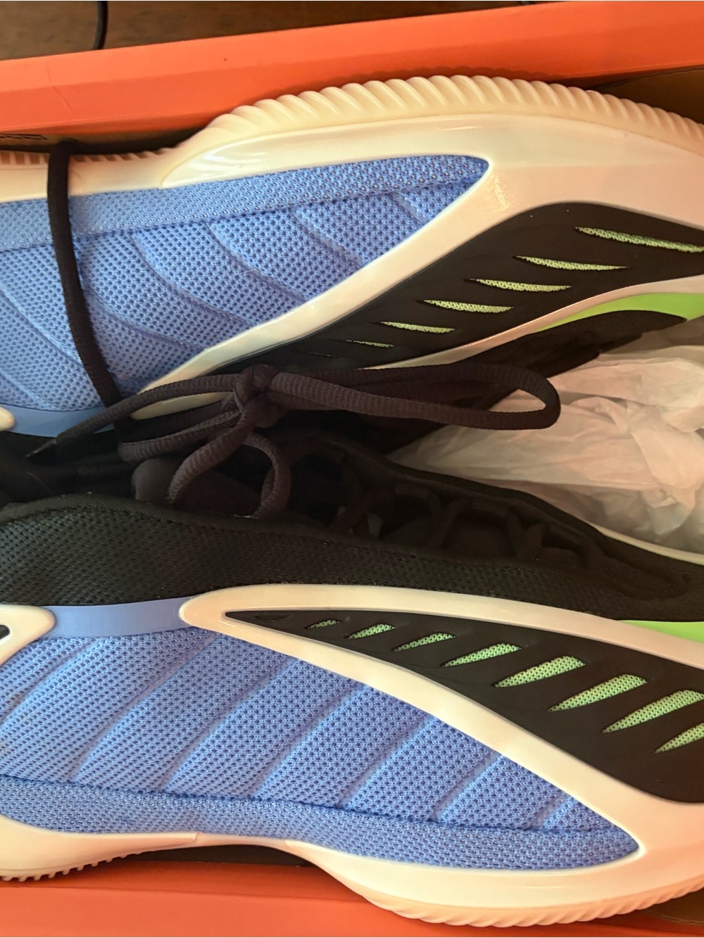 Men’s AE 2 Sneakers size 8.5